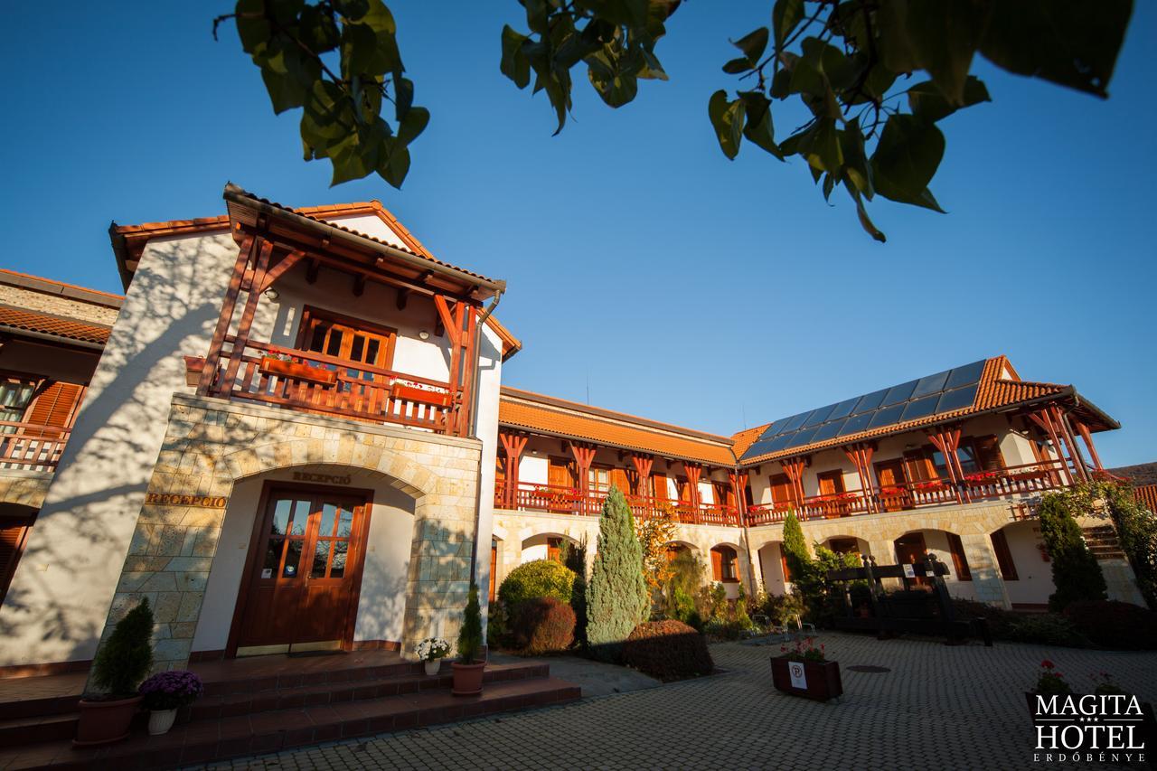 Magita Hotel Basko Ngoại thất bức ảnh