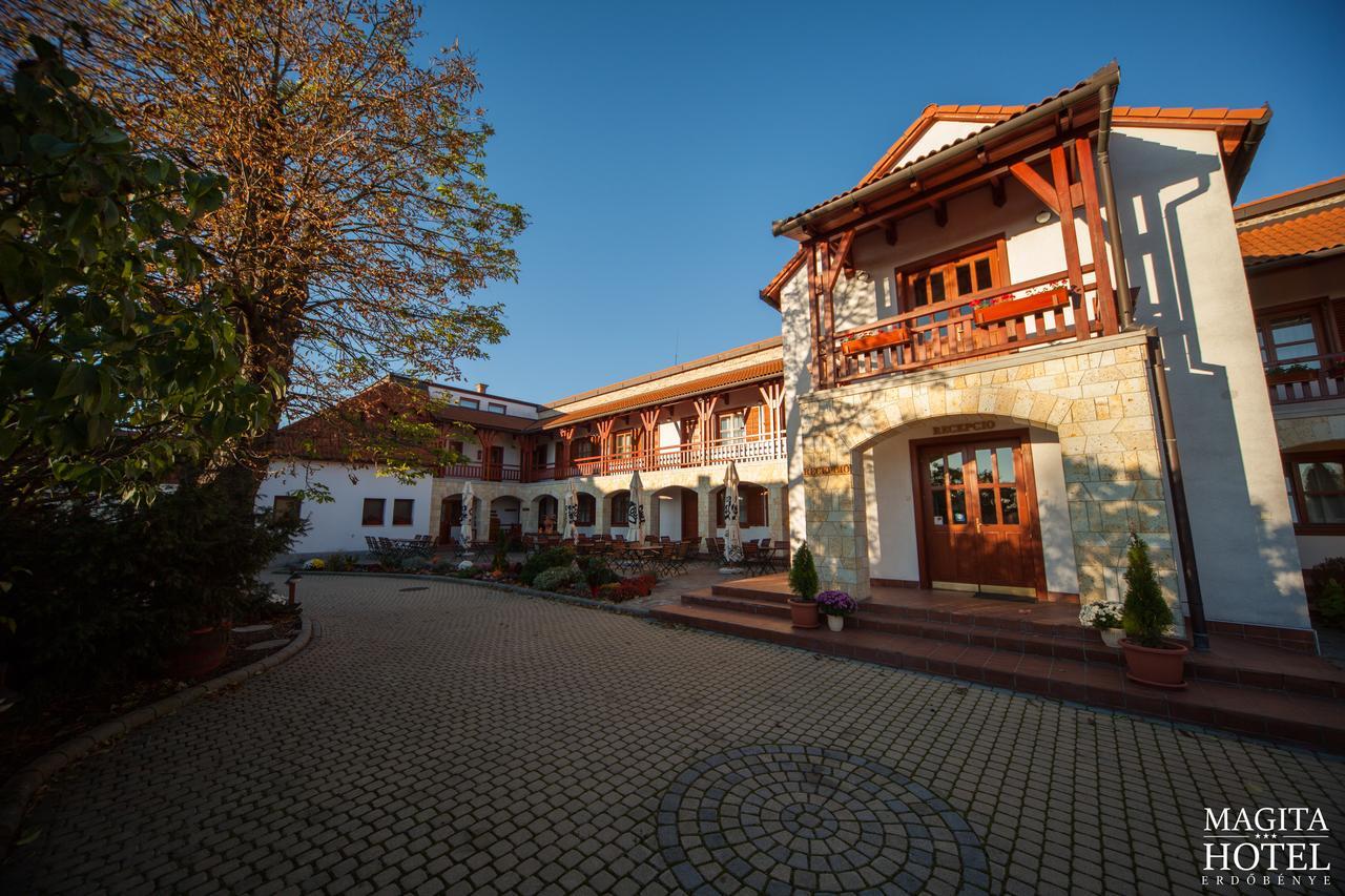 Magita Hotel Basko Ngoại thất bức ảnh
