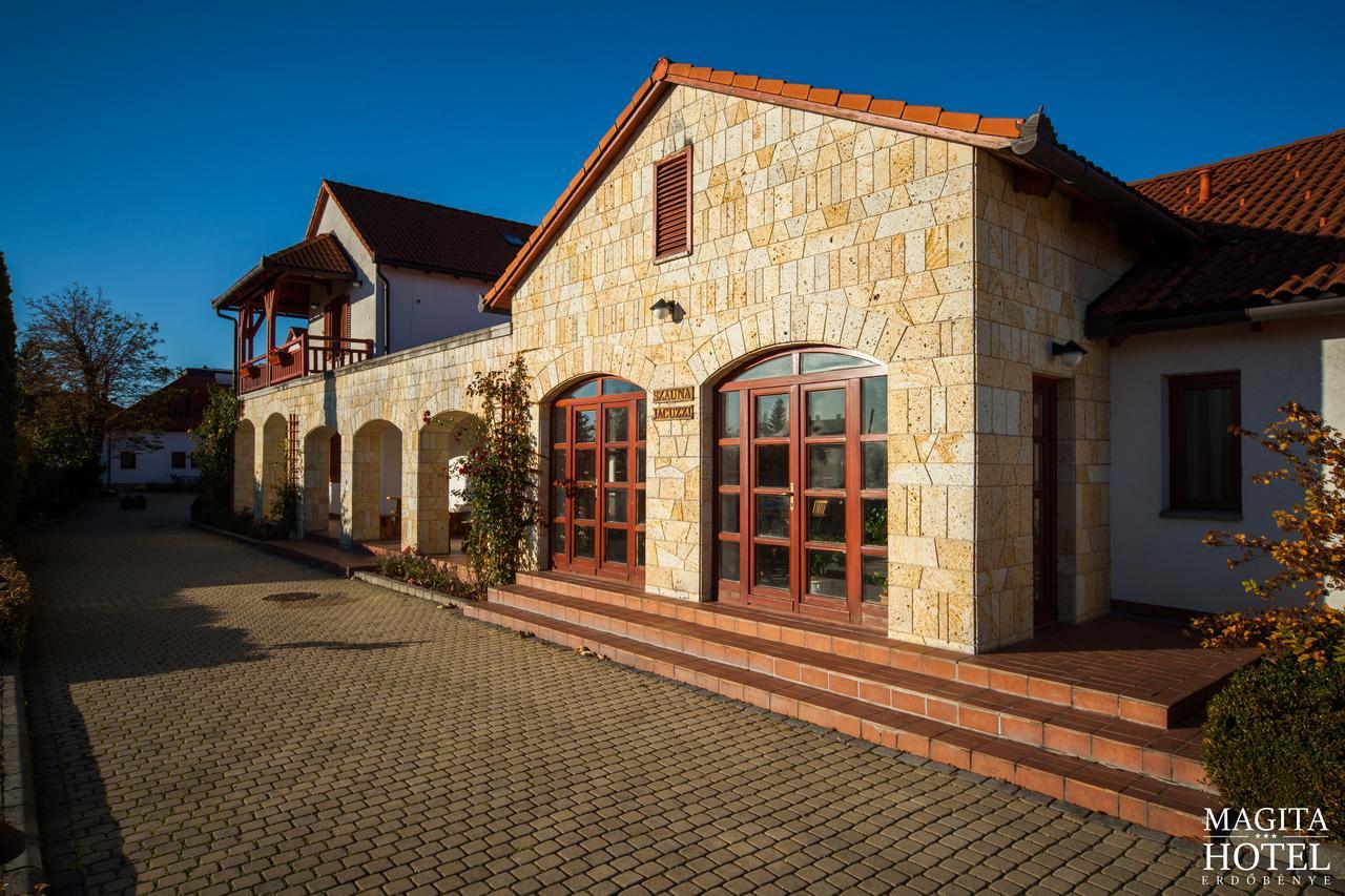 Magita Hotel Basko Ngoại thất bức ảnh