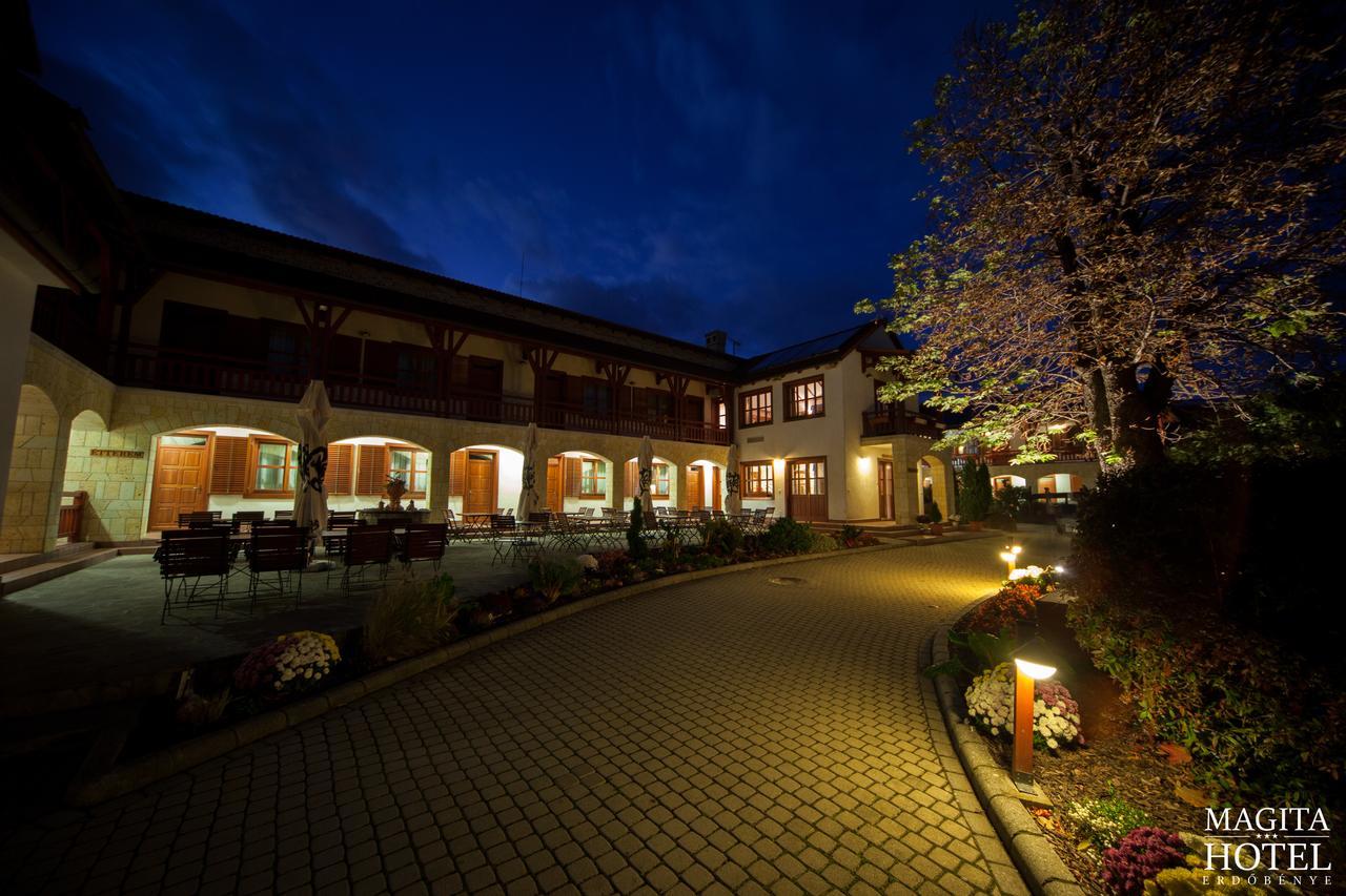 Magita Hotel Basko Ngoại thất bức ảnh