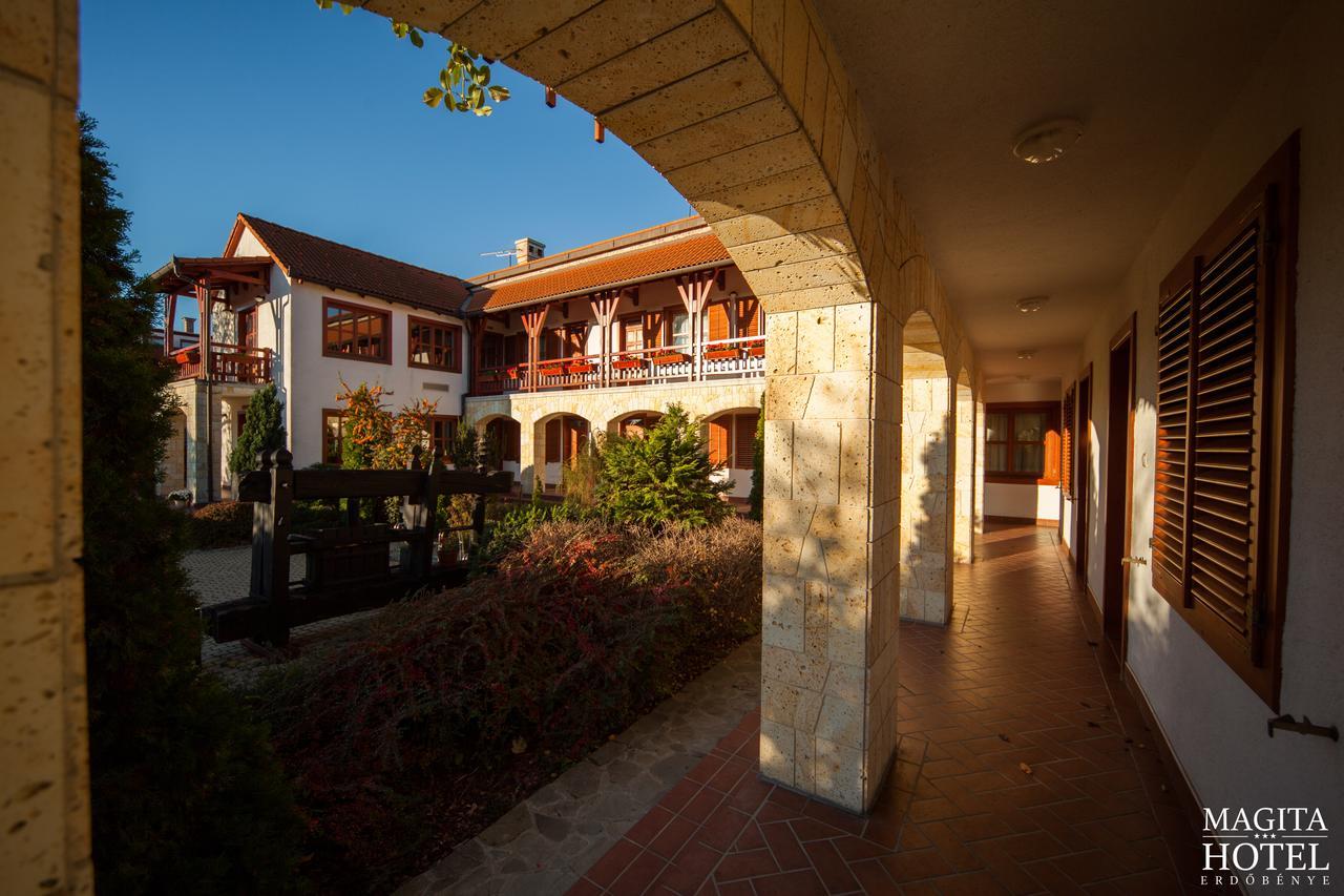 Magita Hotel Basko Ngoại thất bức ảnh